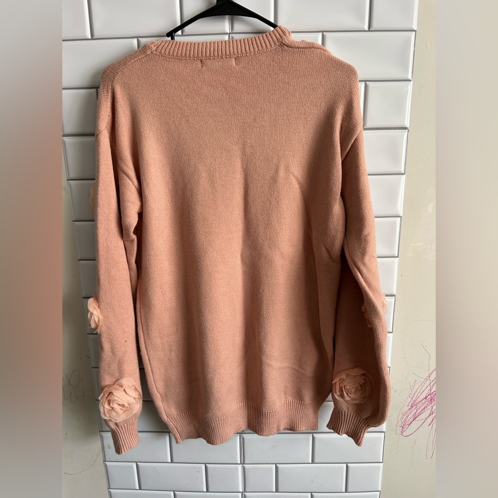Peach Floral Women's Sweater/ Size L - Picture 5 of 7